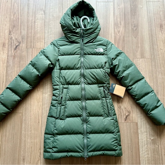 The North Face - Gotham Parka in Thyme Green - Picture 2 of 6